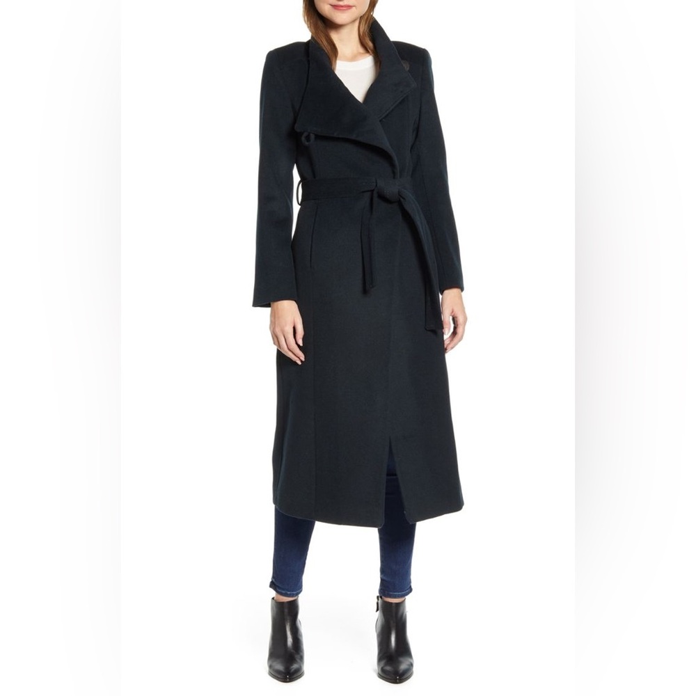 Kenneth cole wool coat, brand new.